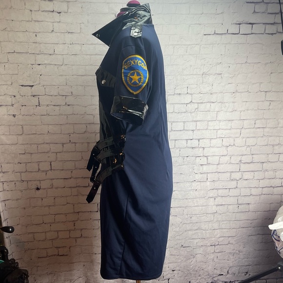 Torrid Sexy Cop Halloween Costume size 1X-2X - Picture 2 of 10